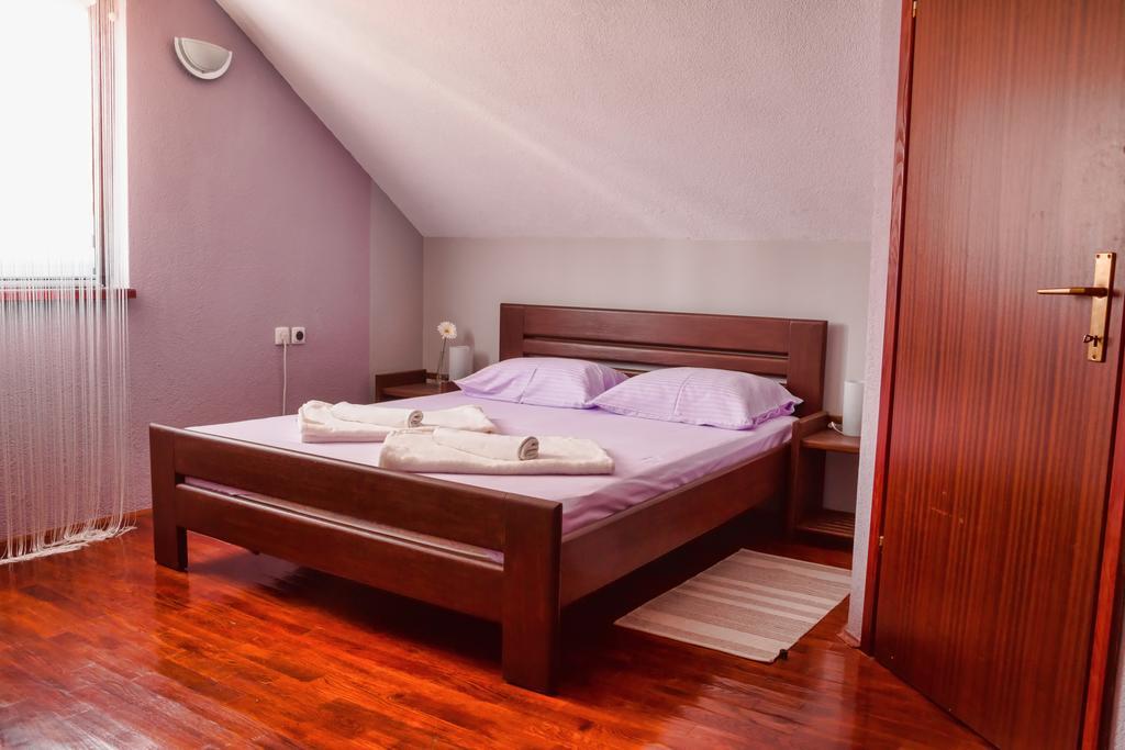 Apartments And Rooms Stefanac Slunj Rom bilde