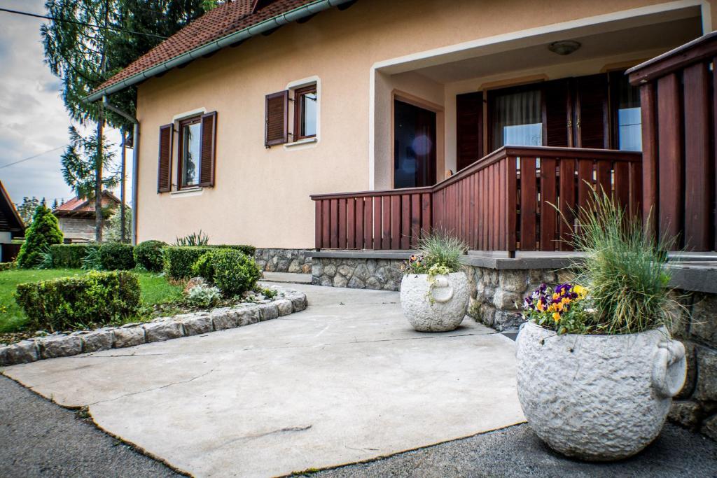 Apartments And Rooms Stefanac Slunj Rom bilde